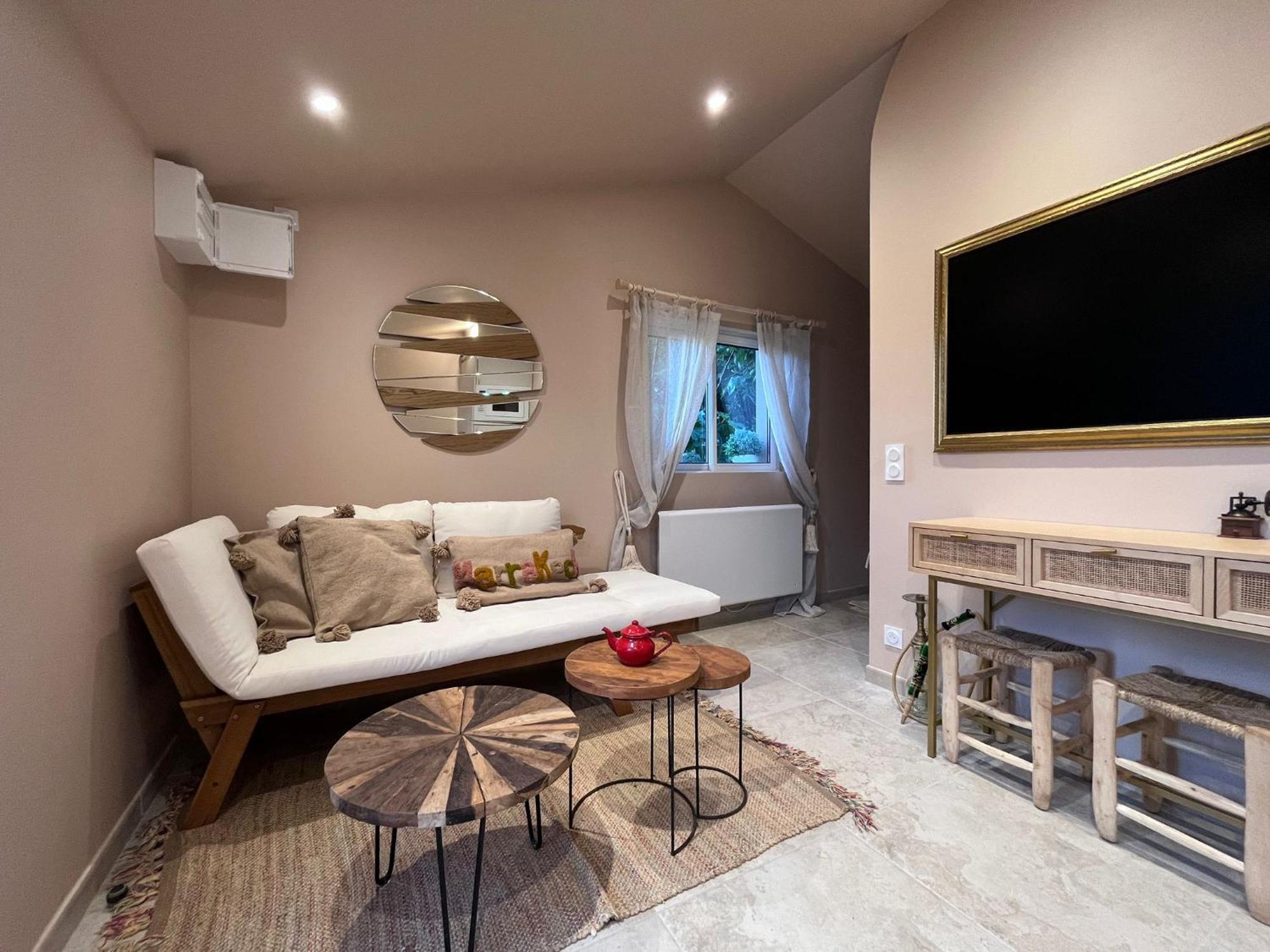 Holiday home Dar Fafy Cosy Au Calme A 15min De Nantes Bouguenais